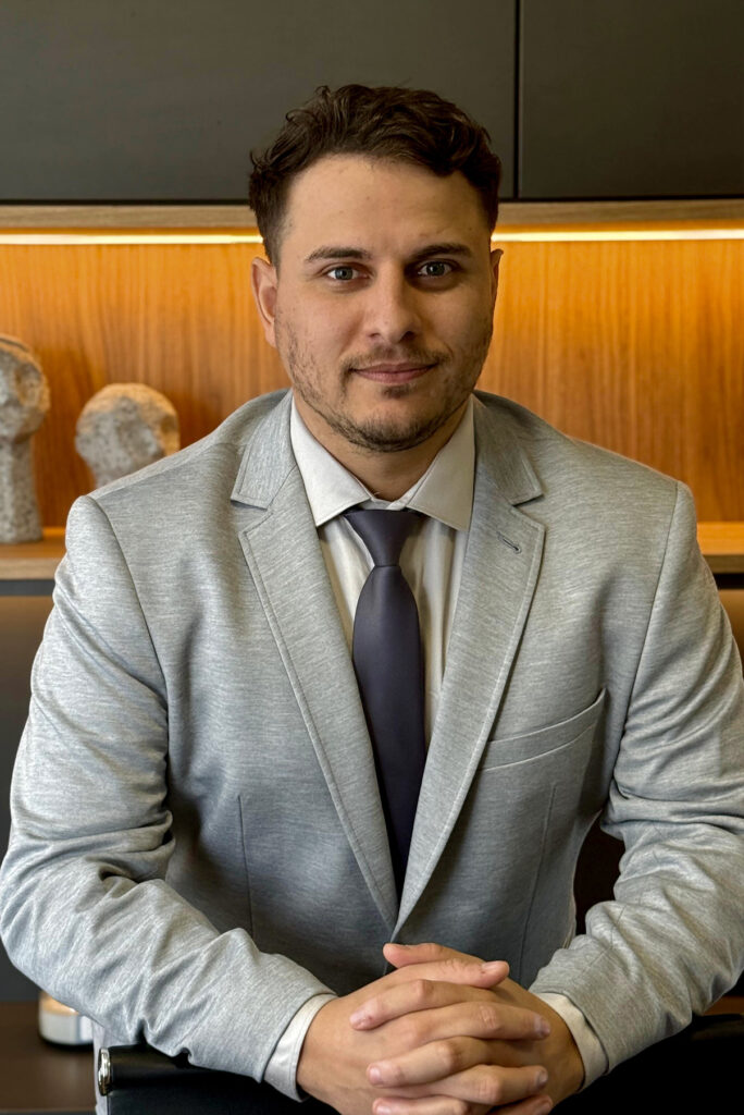 Dr. Guilherme Correa Machado
